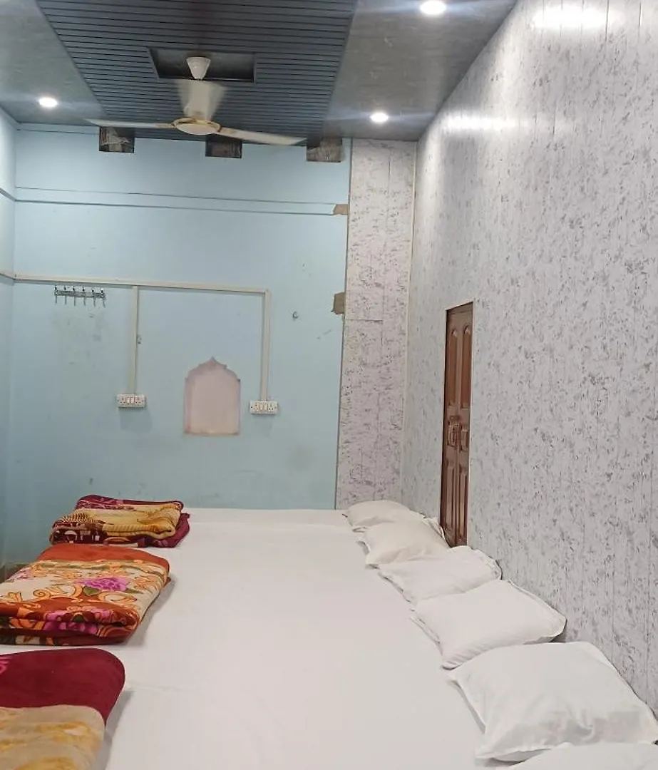 Maa Tara Ac Home Stay Waranasi