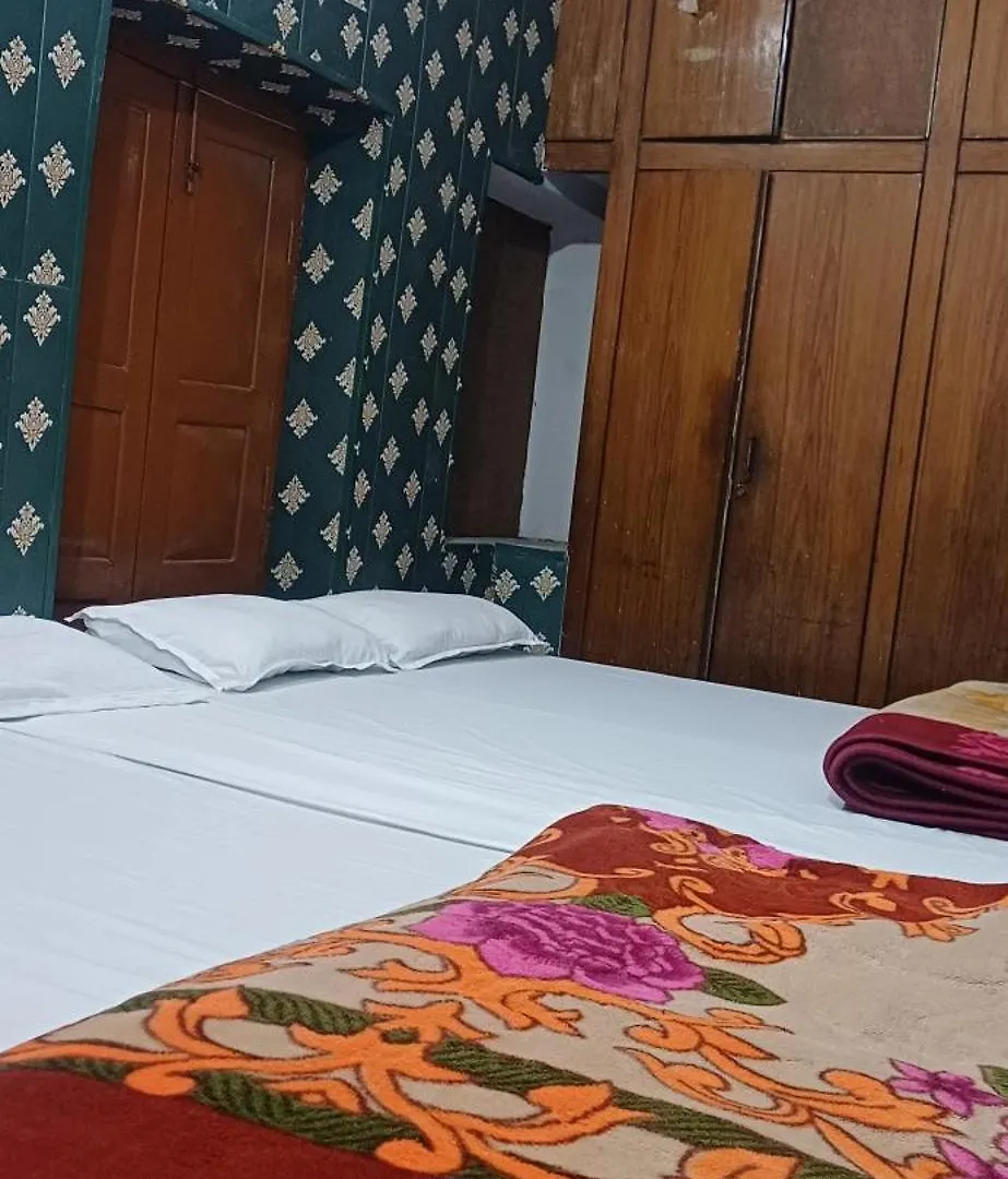 Maa Tara Ac Home Stay Waranasi Kwatera prywatna